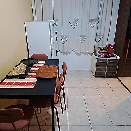 Spacious House With Terrace - Vozdovac Lägenhet Belgrad